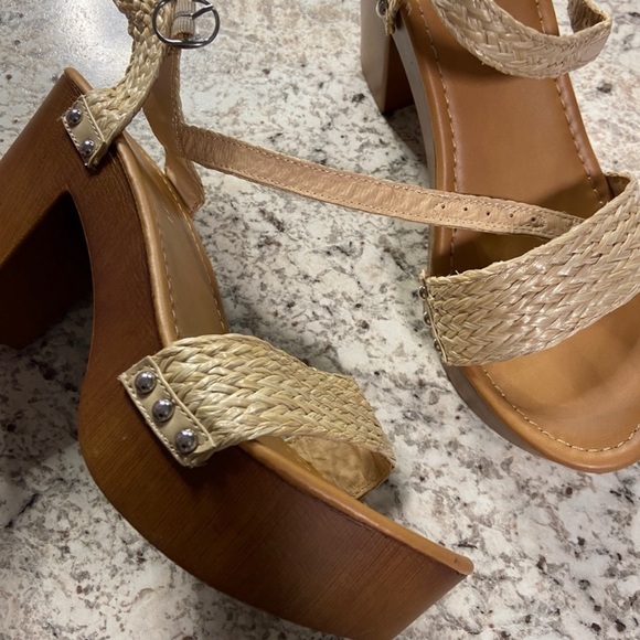 Madden Girl Lift Wooden Block Heel - Picture 3 of 7